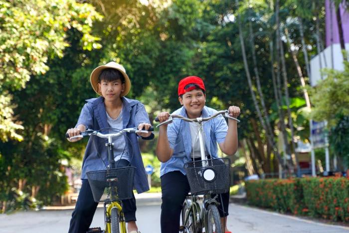 Trẻ thích tham gia hoạt động ngoài trời, nên nguy cơ xảy ra tai nạn, trầy xước thường xuyên. Ảnh: Vecteezy