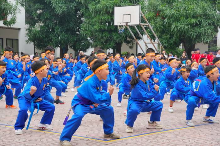 Trẻ vận động ở trường học. Ảnh: PATH