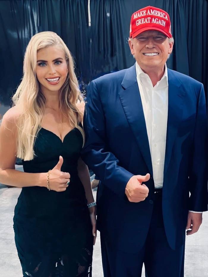 Zacharia khoe ảnh chụp cùng Tổng thống Mỹ Donald Trump hồi tháng 1. Ảnh: Instagram/Katiezacharia