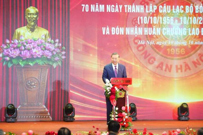 Tổng Bí thư, Chủ tịch nước Tô Lâm phát biểu tại lễ kỷ niệm 70 năm kỷ niệm CLB Công an Hà Nội và đón nhận Huân chương Lao động hạng Nhất ngày 10/10/2026. Ảnh: CAHN FC