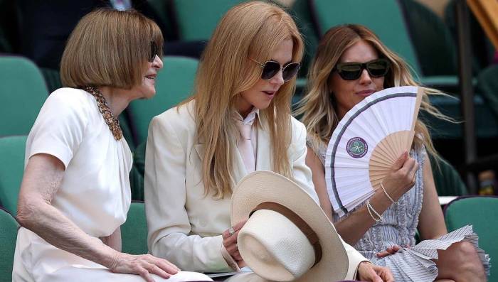 Các KOL Anna Wintour (trái), Nicole Kidman (giữa) và Sienna Miller dự khán trận chung kết đơn nam Wimbledon giữa Jannik Sinner và Alexander Zverev trên sân Trung tâm, All England Club, London, Anh, ngày 12/7/2026. Ảnh: AP