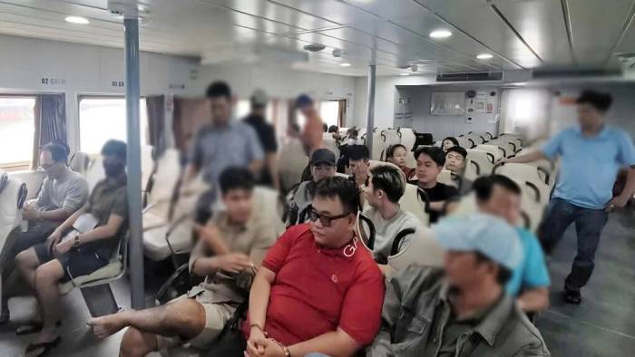 Chuyến tàu di lý các đối tượng về đất liền. Ảnh: CACC