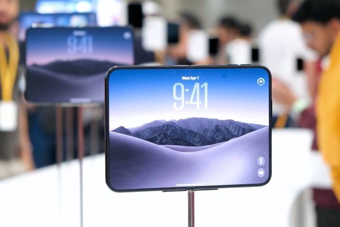 iPhone Duo tại lễ ra mắt ở trụ sở Apple Park (Cupertino, California, Mỹ) ngày 9/9/2026. Ảnh: Tuấn Hưng