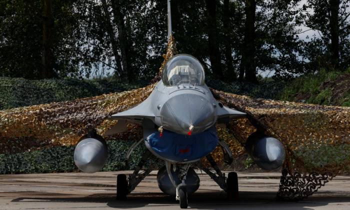 Tiêm kích F-16 Ukraine trong lễ ra mắt hồi tháng 8/2024. Ảnh: Reuters