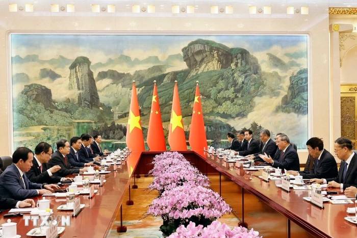 Chủ tịch Trần Thanh Mẫn đã hội kiến Ủy viên Thường vụ Bộ Chính trị, Thủ tướng Trung Quốc Lý Cường. Ảnh: TTXVN