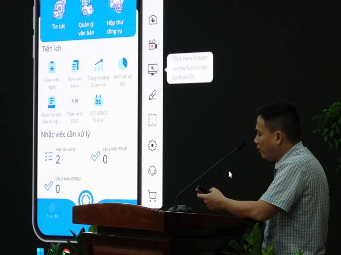Đơn vị vận hành giới thiệu ứng dụng trên giao diện điện thoại. Ảnh: An Phương
