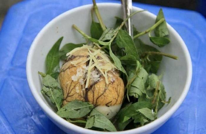 Thai phụ có thể ăn trứng vịt lộn khi đã được nấu chín. Ảnh mimh họa: Thúy Hạnh