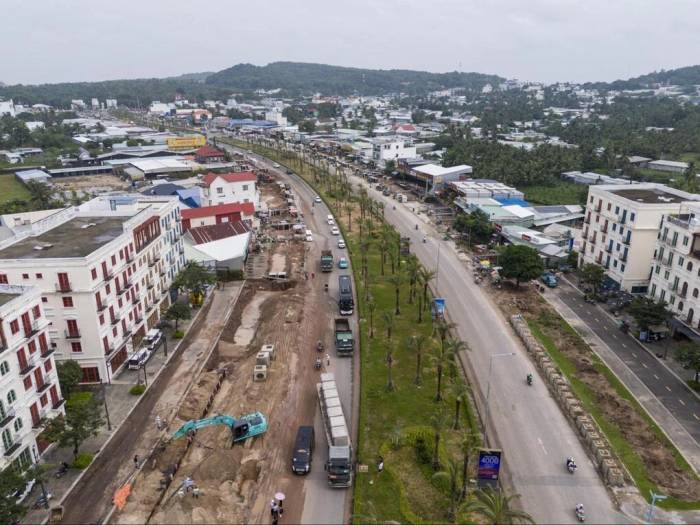 Công trường tuyến đường tỉnh ĐT.975. Ảnh: Phương Linh