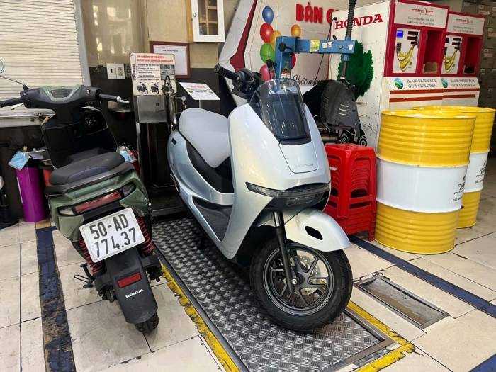 Honda UC3 màu trắng bản sản xuất trong nước tại một đại lý ở TP HCM. Ảnh; Hải Đăng