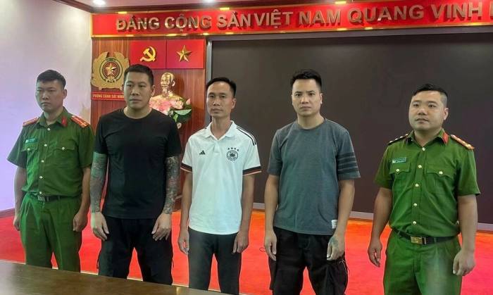Ba bị can tại cơ quan công an. Ảnh: Công an cung cấp