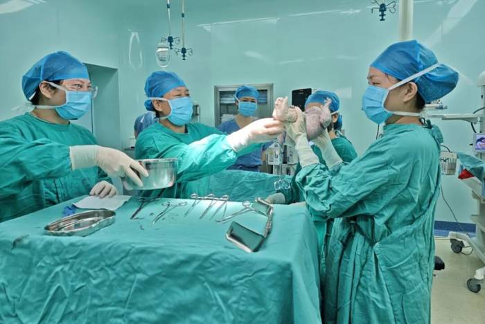 Bà Trương sinh con gái hôm 17/9. Ảnh: Women and Childrens Hospital