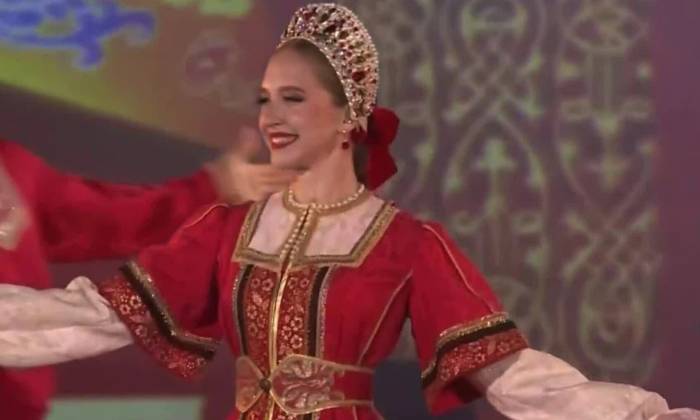 Tiết mục của đoàn nghệ sĩ Liên Bang Nga